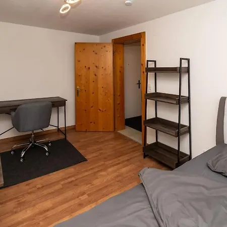 Crimson - Top 3 Apartment